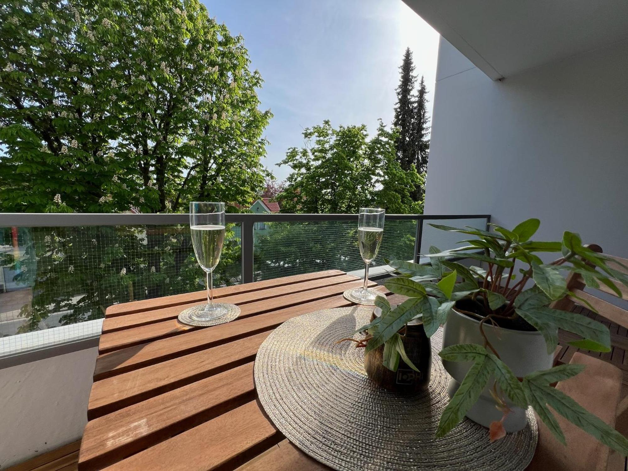 W&D Living - Fewo Kleines Italien Mit Parkplatz Und Balkon Целле Екстер'єр фото